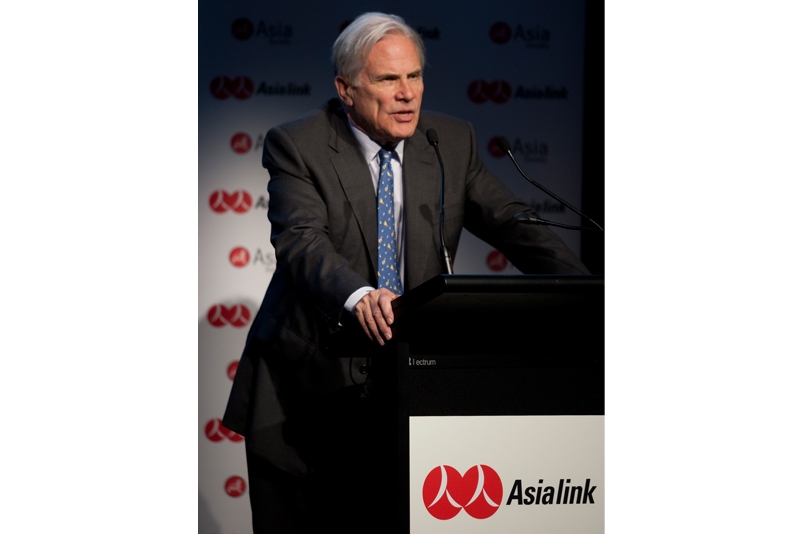 John McCarthy AO speaking at the AustralAsia Centre on October 28, 2009. 