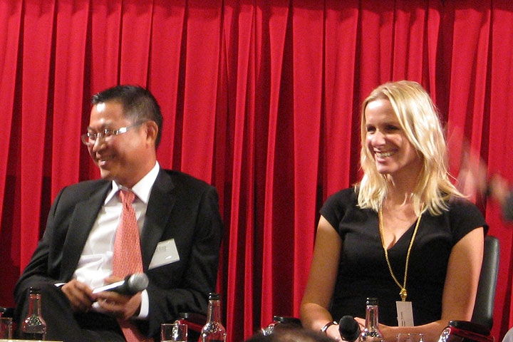Elaine Young and Ly Qui Trung share their personal experience of entrepreneurship in Hong Kong on May 11, 2010. (3 min., 4 sec.)