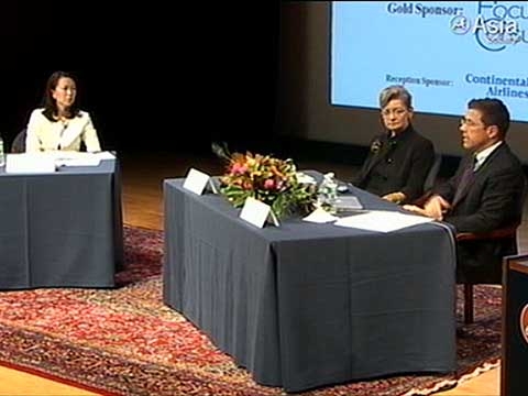 L to R: Panelists Natsuyo Lipschutz, Kathryn Komsa, and John F. McNulty at Asia Society New York on Nov. 17, 2010. 