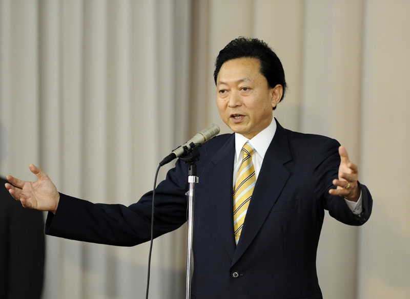 Japanese Prime Minister and ruling Democratic Party Japan leader Yukio Hatoyama in Toyko on June 2, 2010 to announce his resignation. (YOSHIKAZU TSUNO/AFP/Getty Images)