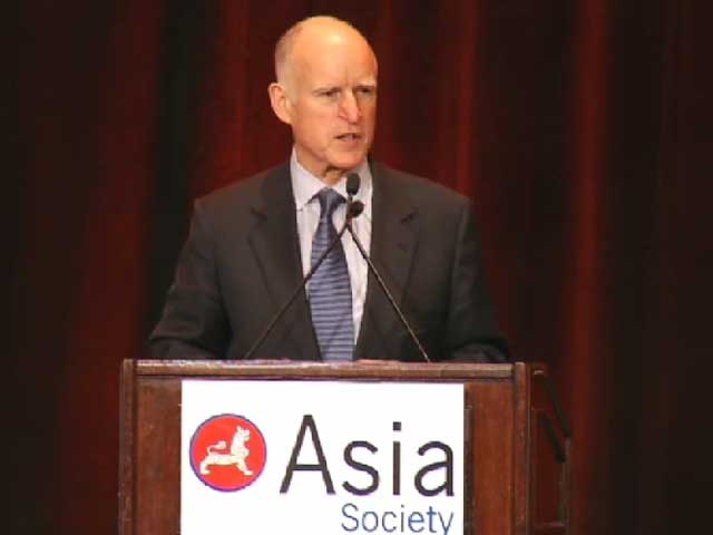 California Governor Edmund G. Brown Jr. receives the policy award and expresses his "affection for all things Asian" at ASNC's Ninth Annual Dinner. (11 min., 57 sec.)