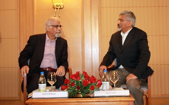 L to R: Surjit Bhalla, author and Chairman of Oxus Research and Investments, and Rajiv Lall, Vice Chairman and Managing Director, Infrastructure Development Finance Company (IDFC) in Mumbai on Dec. 19, 2012. (Asia Society India Centre) 