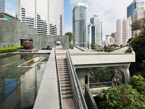 The architects envisioned Asia Society Hong Kong as a horizontal campus in a vertical landscape. (Michael Moran/OTTO)