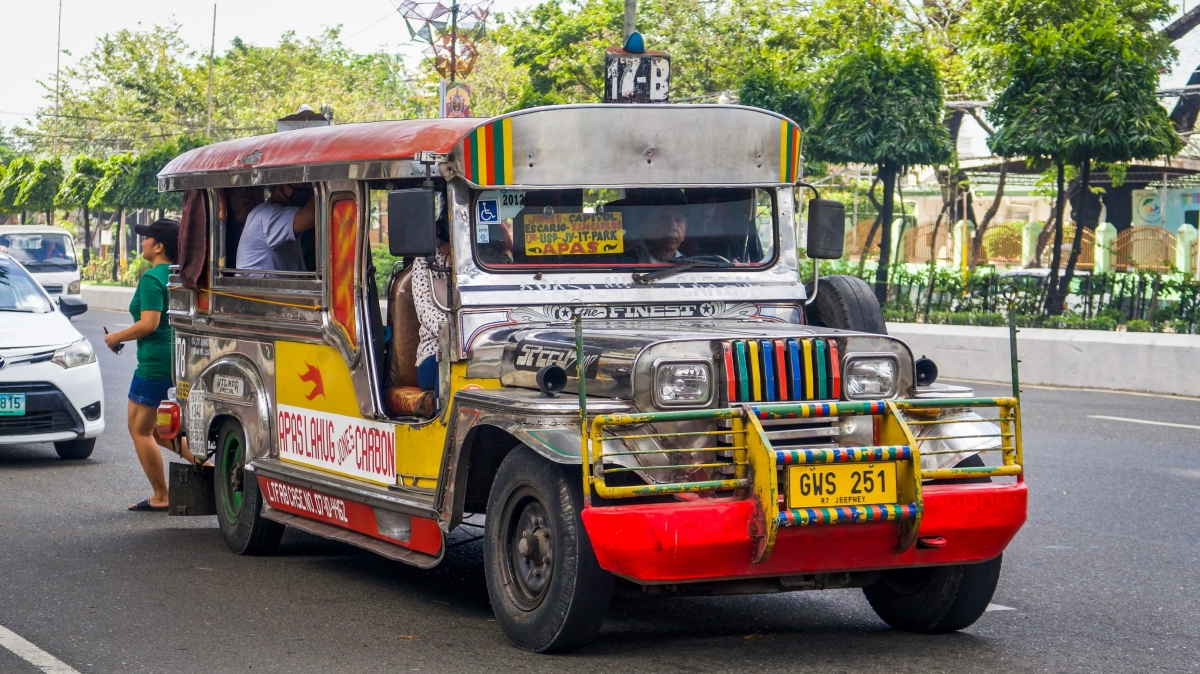 A Jeepney / Photo: Hitoshi Namura, Unsplash