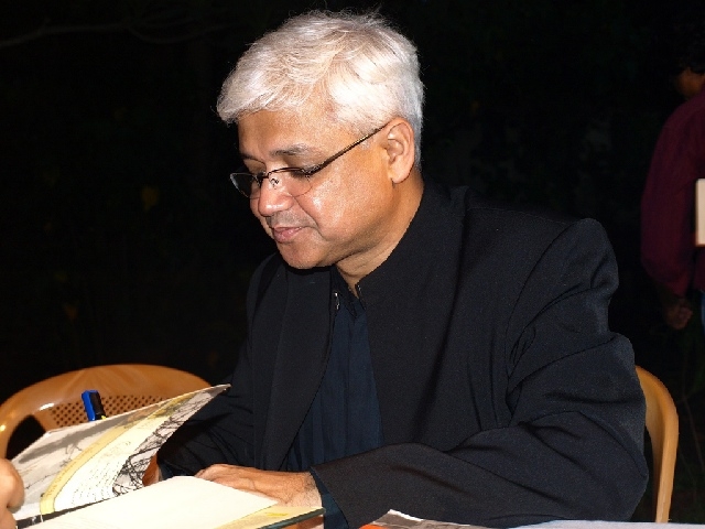 Novelist Amitav Ghosh in 2008. (fredericknoronha/Flickr)