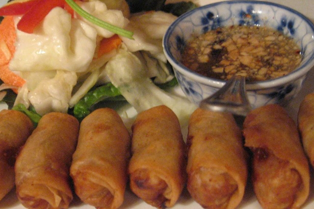 Cambodian-Style Spring Rolls (Photo by pengrin/flickr)