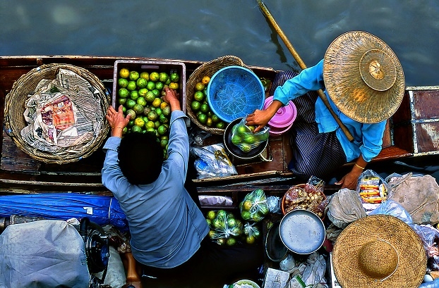 Thailand - Damnoen Saduak floating market, Sergio Pessolano, Getty Images