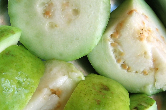 Guavas (Photo by remusse/flickr)