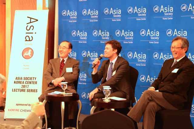 From left: H.E. Sung-Chul Yang, moderator John Delury and H.E. Young-Jin Choi 