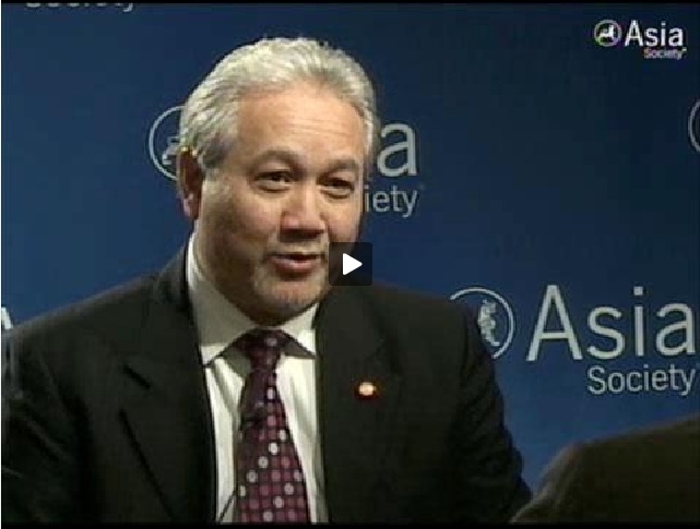 Thai Special Envoy Kiat Sitthiamorn relays his message to former Prime Minister Thaksin Shinawatra at Asia Society in New York on June 14. (58 sec.)