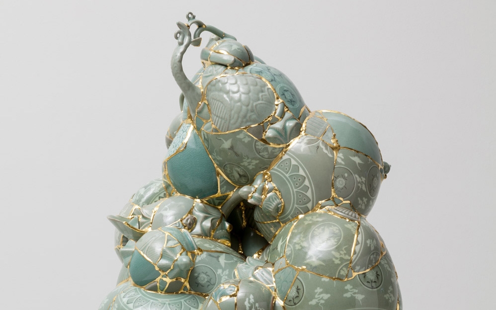 Yeesookyung, Translated Vase (TVWG5) (detail), 2012, Ceramic shards, epoxy, and 24k gold leaf, Courtesy of the artist and Locks Gallery