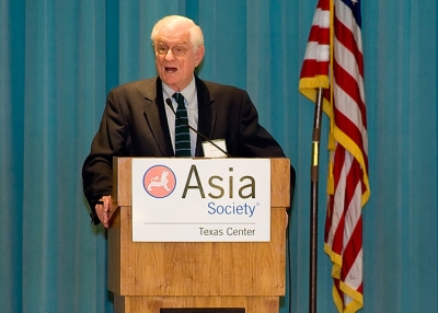 Houston, Mar. 3, 2010: Nicholas Platt, former U.S. ambassador to Pakistan, called on the US to "stay the course" in its efforts to foster stable government in that country. (Jeff Fantich Photography)   