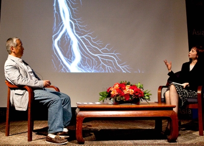 Hiroshi Sugimoto discusses his Lightning Field series with Asia Society Museum Director Melissa Chiu in New York on Oct. 14, 2010. (Suzanna Finlay/Asia Society)