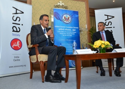 U.S. Ambassador to India Richard Verma (L) and Pramit Jhaveri (R), CEO of Citi India, in Mumbai on Feb. 10, 2015. (Asia Society India Centre)