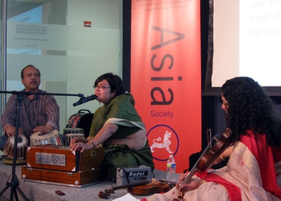 (From Left to Right) Debu Nayak, Sudeshna Basu, and Nistha Raj perform songs written by Rabindranath Tagore at Asia Society Washington. 