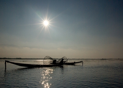 Fishermen at work on the Inle Lake in Shan State, Myanmar on January 7, 2008. (immu/Flickr)