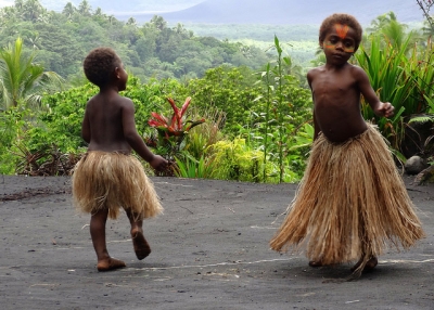 Melanesian children participate in a traditional tribal dance in Tafea, Vanuatu on November 10, 2013. (Thomas Ballandras/Flickr)