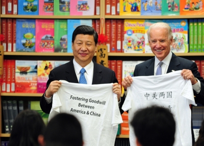 International Studies Learning Center students presented Chinese Vice President Xi Jinping and American Vice President Joe Biden with gifts. (Frederic J. Brown/AFP/Getty Images)