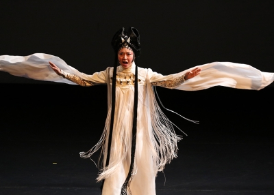 Opera singer Qian Yi during a preview of the contemporary opera "Paradise Interrupted" (Ellen Wallop/Asia Society)
