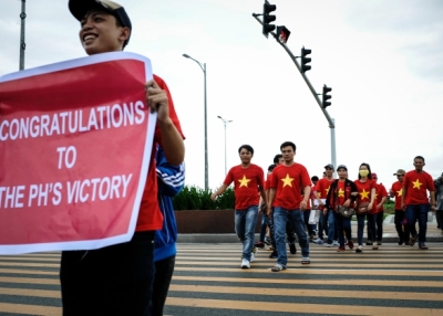 Vietnamese nationals mount a protest rally against China's territorial claims in the Spratlys group of islands in the South China Sea on July 12, 2016 in Manila, Philippines. (Dondi Tawatao/Getty Images)