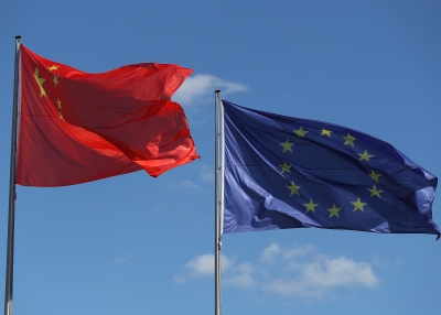 The Chinese and the EU flags next to each other