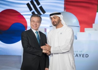 Moon Jae-in with Mohamed bin Zayed