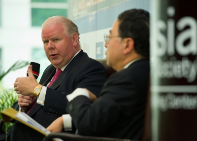 CEO of ANZ Bank Michael Smith (L) and Ronnie C. Chan (R), Co-Chair of Asia Society. (Asia Society Hong Kong Center)