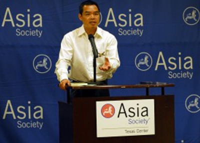Andrew Lam addresses the Asia Society in Houston. (Asia Society) 