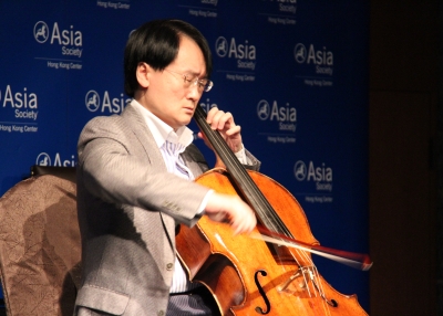 Wang Jian performs at Asia Society Hong Kong center on May 6, 2012. (Asia Society Hong Kong Center) 
