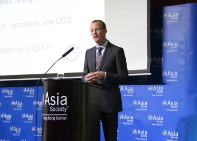 Klaas Knot discusses the Euro zone’s role in the global economy on October 15, 2012. (Stephen Tong/Asia Society Hong Kong Center)