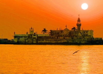 Mumbai, India (humayunnapeerzaada/flickr)