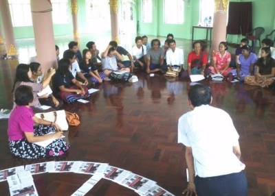 A PEN Myanmar writers’ workshop in Twantay. Photo credit: Deji Olukotun.