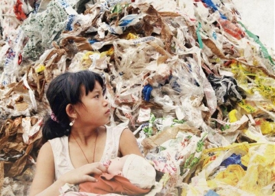 "Plastic China" (dir. Wang Jiuliang)