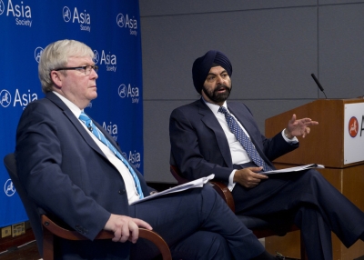 ASPI President Kevin Rudd (Chair) and MasterCard CEO Ajay Banga (co-chair) at the launch event for ASPI's task force, India and APEC: Charting a Path to Membership, on July 20, 2015 at Asia Society New York. (Ellen Wallop/Asia Society)