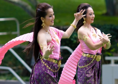 Royal Thai dancers. (kanaka/flickr)