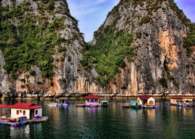 Floating fishing village in Ha Long Bay, Vietnam. (A. Strakey/Flickr)