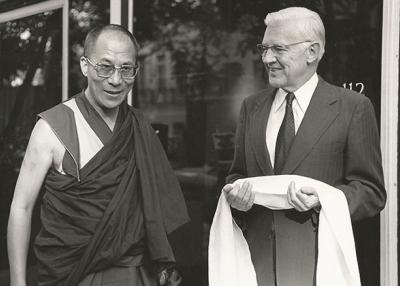 The Dalai Lama meets Asia Society President Phillip Talbot in 1979. (Nancy Crampton)