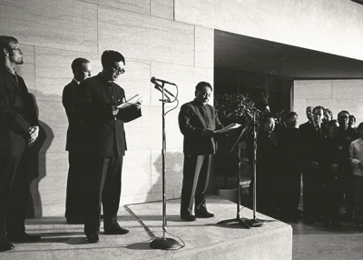 Deng Xiaoping speaks at a reception co-sponsored by Asia Society at Washington D.C.'s National Gallery in 1979. (Asia Society)