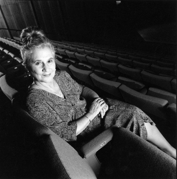 Beate Sirota Gordon in the Asia Society New York auditorium in 1987. (Mark Stern)
