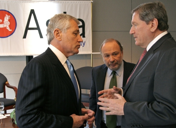 L to R: Sen. Chuck Hagel, Time columnist Joe Klein and Asia Society Chairman Richard Holbrooke at Asia Society headquarters on October 24, 2008. (Bill Swersey/Asia Society)