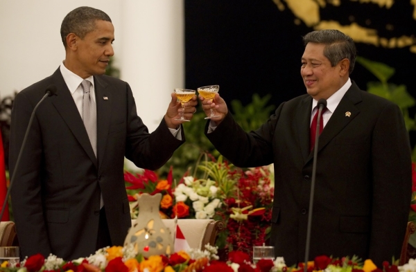 Arriving in Jakarta, Indonesia, President Obama toasts with Indonesian President Susilo Bambang Yudhoyono during a state dinner at the State Palace Complex Istana Merdeka on November 9, 2010. President Obama made a much-delayed return to his boyhood home seeking to engage Muslims and cement strategic relations on the second leg of his Asia tour. (Jim Watson/AFP/Getty Images)