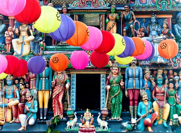 The Sri Mariamman shrine in Singapore's Chinatown festooned with colored balloons on September 10, 2012. (Andy*Enero/Flickr)