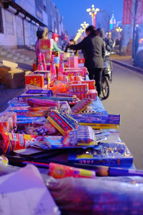 Decorations and presents are being sold on January 23, 2012 in Hebei, China. (le niners/Flickr)