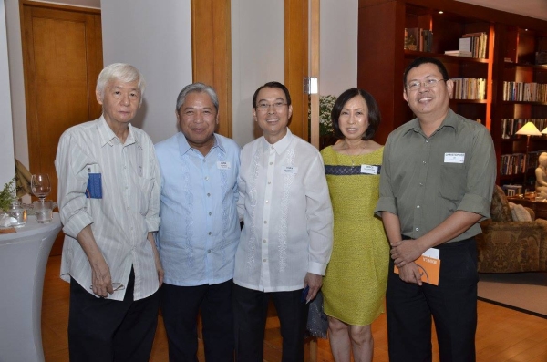 Edward Ngo, Managing Director of Gem Stationery, Inc.; Jaime Bautista, President and CEO, Philippine Airlines; Tony Tan Caktiong, Chairman and CEO, Jollibee Foods Corporation; Grace Tan Caktiong, President, Jollibee Foundation; Christopher Sy, Commodity Analyst, Lucky A Grains Center