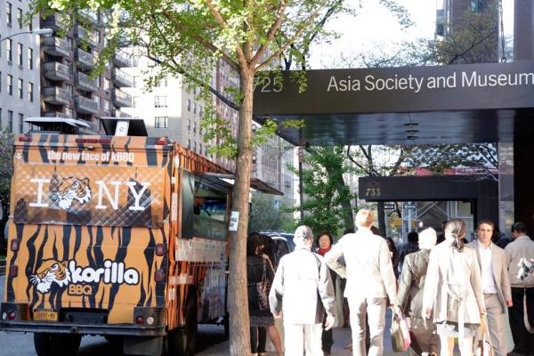 The Korilla BBQ truck parked in front of Asia Society to serve food for the celebration. (Tahiat Mahboob/Asia Society)
