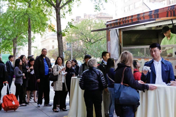 A long line forms in front of the Korilla BBQ truck as people wait to order. (Tahiat Mahboob/Asia Society)