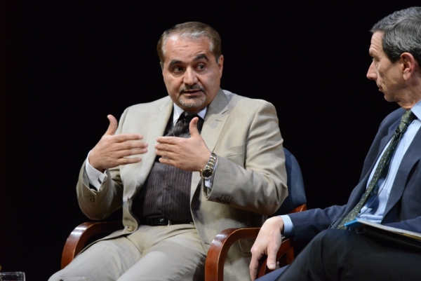 Former Iranian nuclear negotiator Hossein Mousavian (center) speaks with former U.S. nuclear negotiator Robert Einhorn during an event at Asia Society on December 17, 2013. (Kenji Takigami)