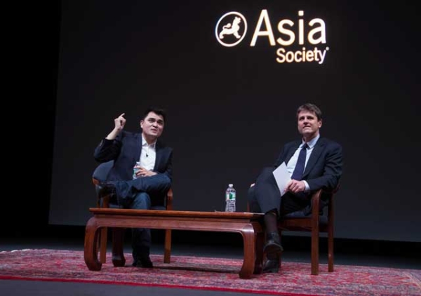 Immigration reform activist Jose Antonio Vargas (L) and Asia Society Executive Vice President Tom Nagorski (R) onstage at Asia Society New York on May 1, 2014. (Anna Webber/Getty Images for Define American)