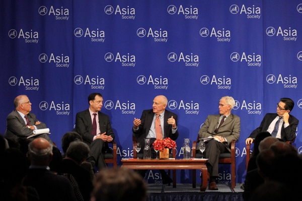 (L to R) Marshall Bouton, Daniel H. Rosen, John S. (Jack) Wadsworth, Jr., Orville H. Schell, and Xiaobo Lü discuss likely outcomes of China’s economic reforms for American policy and business.