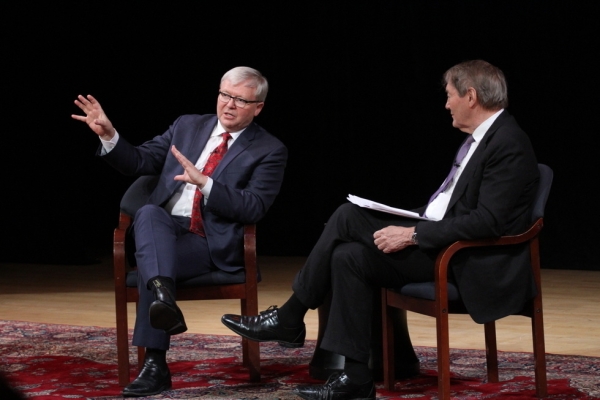 Kevin Rudd (L) and Charlie Rose in conversation at Asia Society New York on February 17, 2015. (Ellen Wallop/Asia Society)